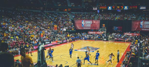 年终总决赛战况：多特蒙德防线稳固，迈阿密热火进攻受阻，伊藤美诚成最佳