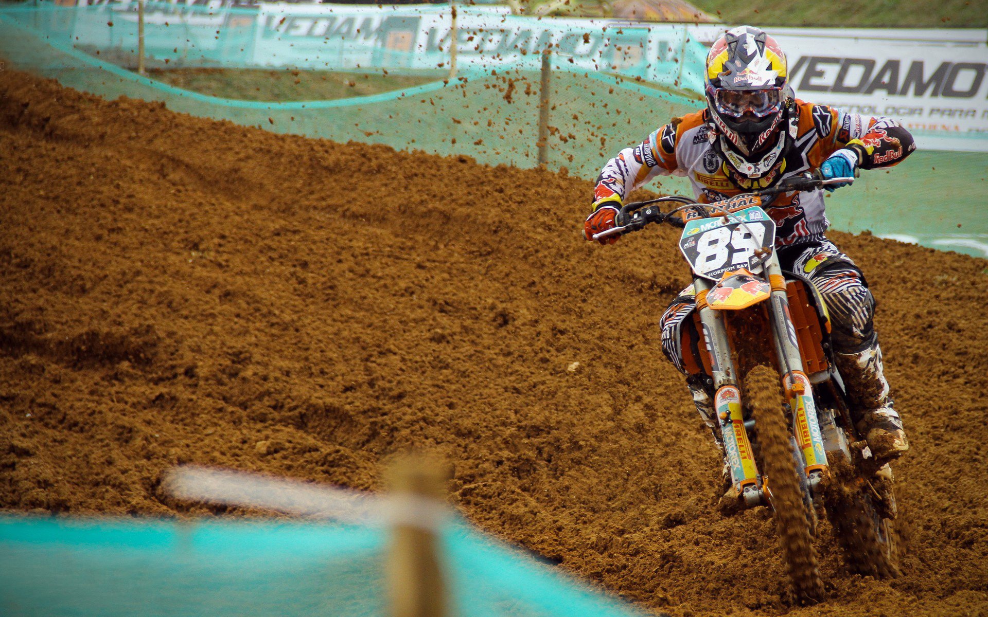 田径赛场焦点！瑞士队对阵葡萄牙队，压哨绝杀，引爆全场观众欢呼