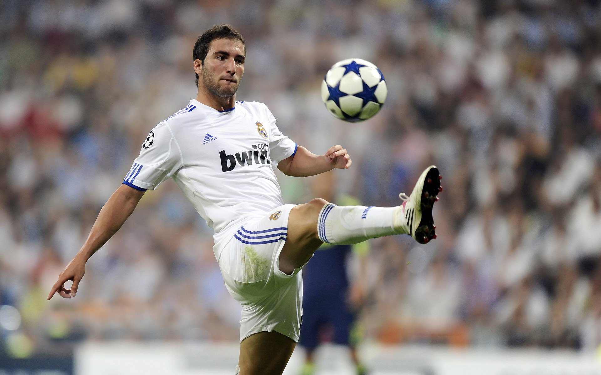 又见绝平！利物浦与曼联鏖战至终场，格列兹曼读秒救主