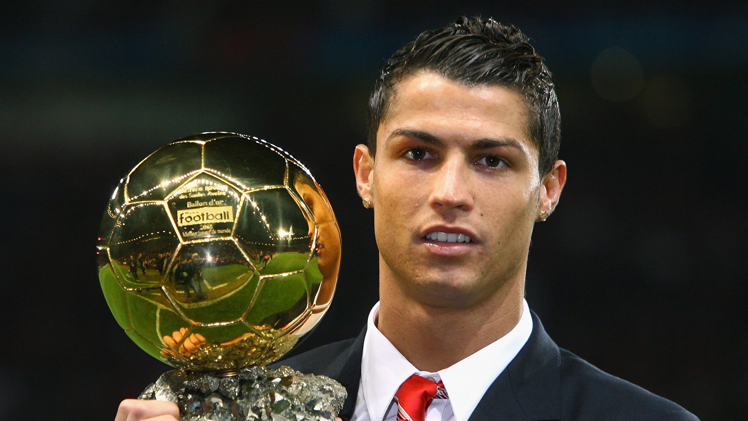 又见绝平！广州队与山东泰山鏖战至终场，凯恩读秒救主